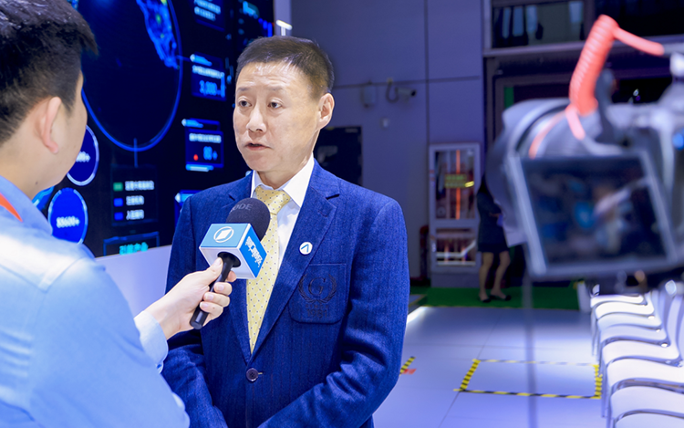 人力资源公司凯发K8国际高级副总裁段立新接受媒体采访